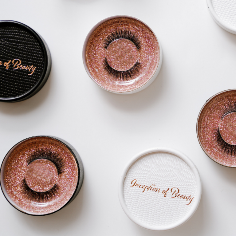 How to Apply, Remove, and Clean your Fake Lashes